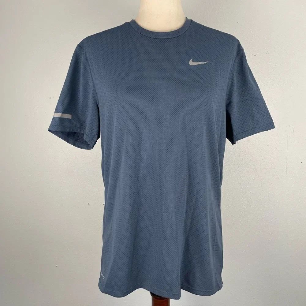 Nike Men's Blue Athletic Running Shirt Size M EUC